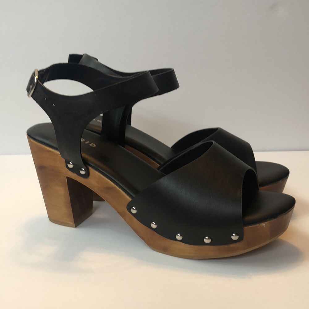 Torrid wooden heel black platform sandals. - Picture 7 of 8